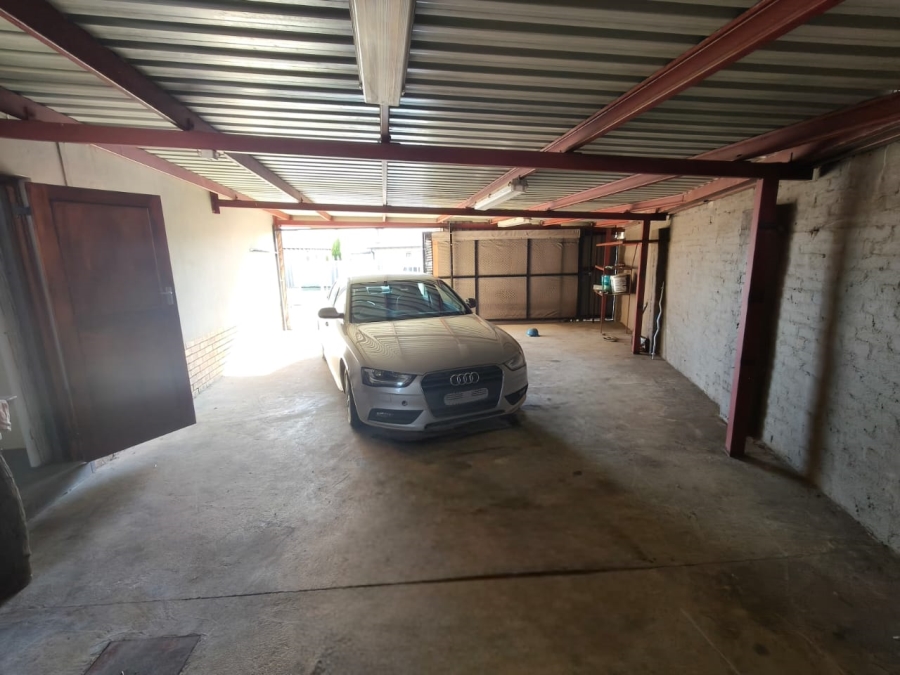 3 Bedroom Property for Sale in Waterkloof East North West